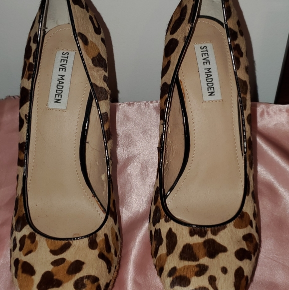 Steve Madden Women's Fur Leopard Heels - Picture 5 of 5
